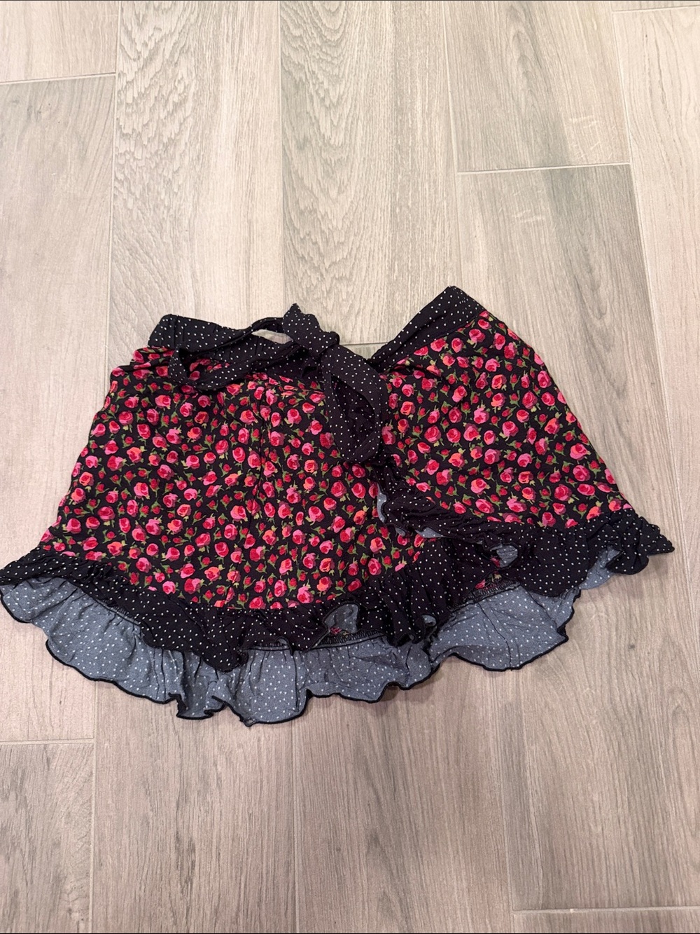 Kimchi Blue Girls Black Floral Ruffle Mini Skirt with Polka Dot Trim Size XS